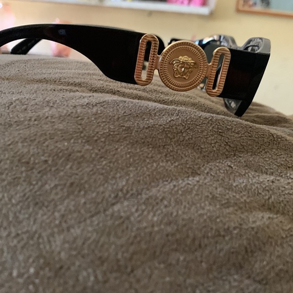 SUNGLASSES!!!! - Picture 2 of 3